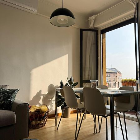 Apartamento Trilocale Con Due Balconi A Isola Porta Nuova Milán Exterior foto
