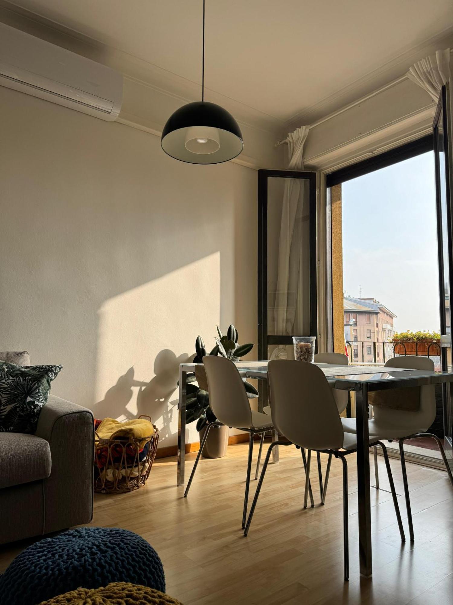 Apartamento Trilocale Con Due Balconi A Isola Porta Nuova Milán Exterior foto