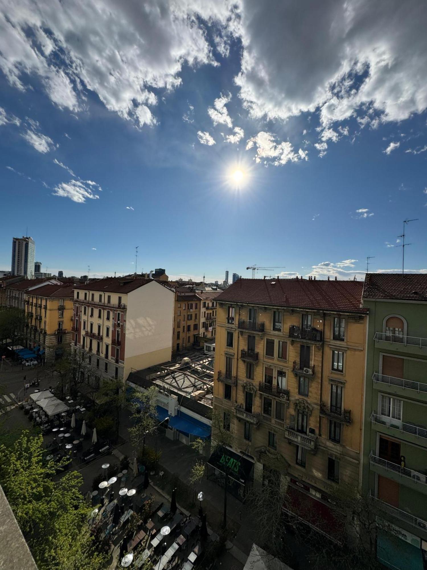 Apartamento Trilocale Con Due Balconi A Isola Porta Nuova Milán Exterior foto