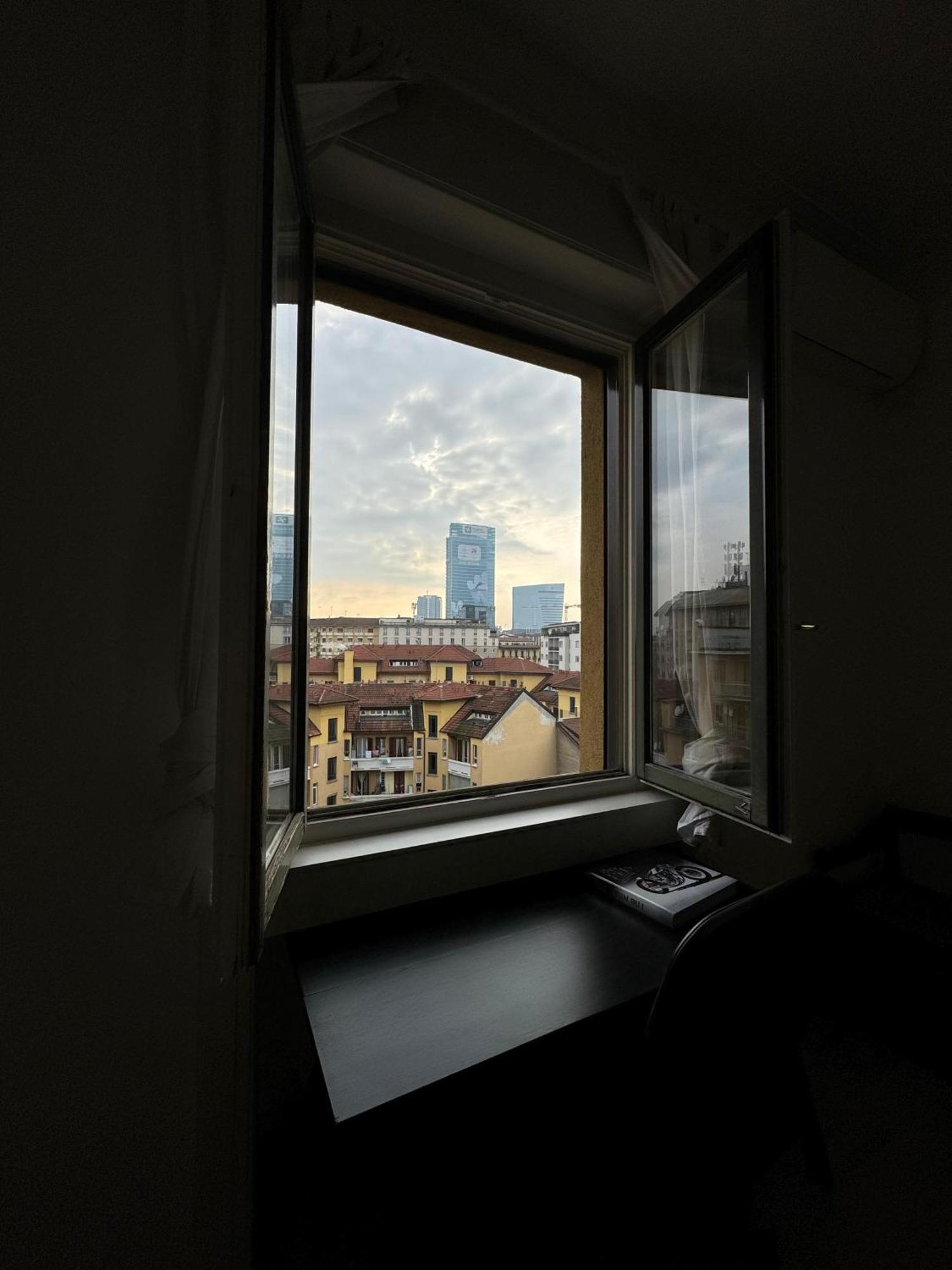 Apartamento Trilocale Con Due Balconi A Isola Porta Nuova Milán Exterior foto
