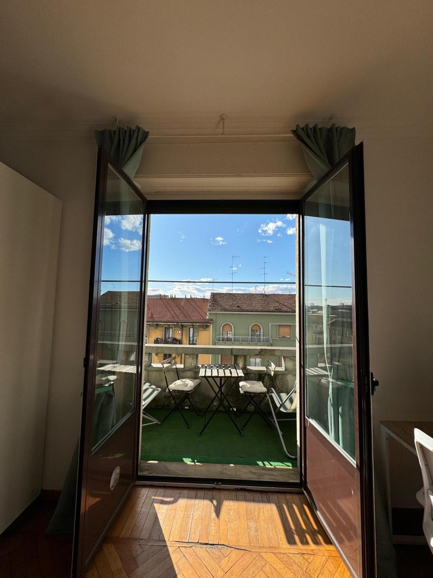 Apartamento Trilocale Con Due Balconi A Isola Porta Nuova Milán Exterior foto
