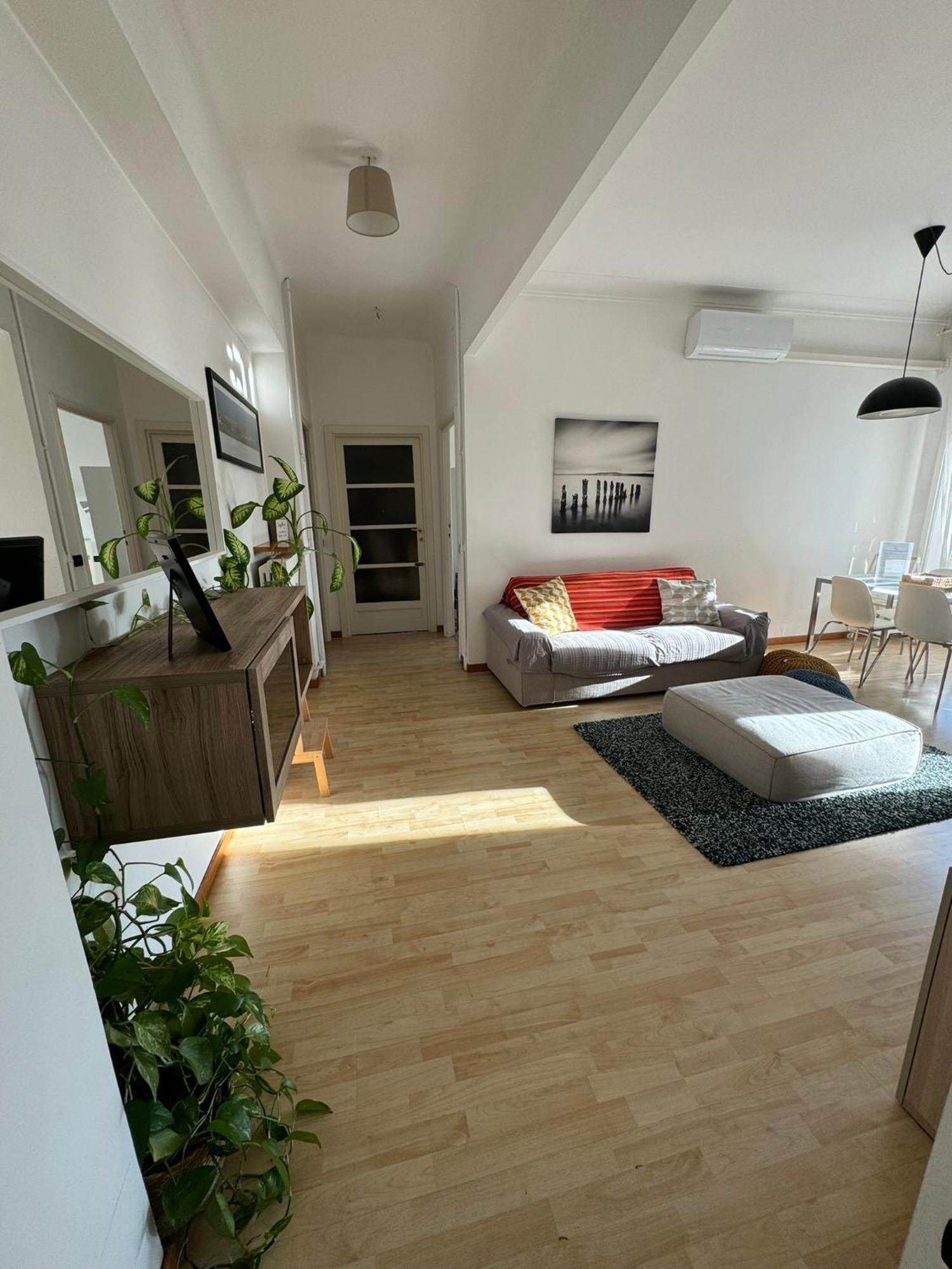 Apartamento Trilocale Con Due Balconi A Isola Porta Nuova Milán Exterior foto